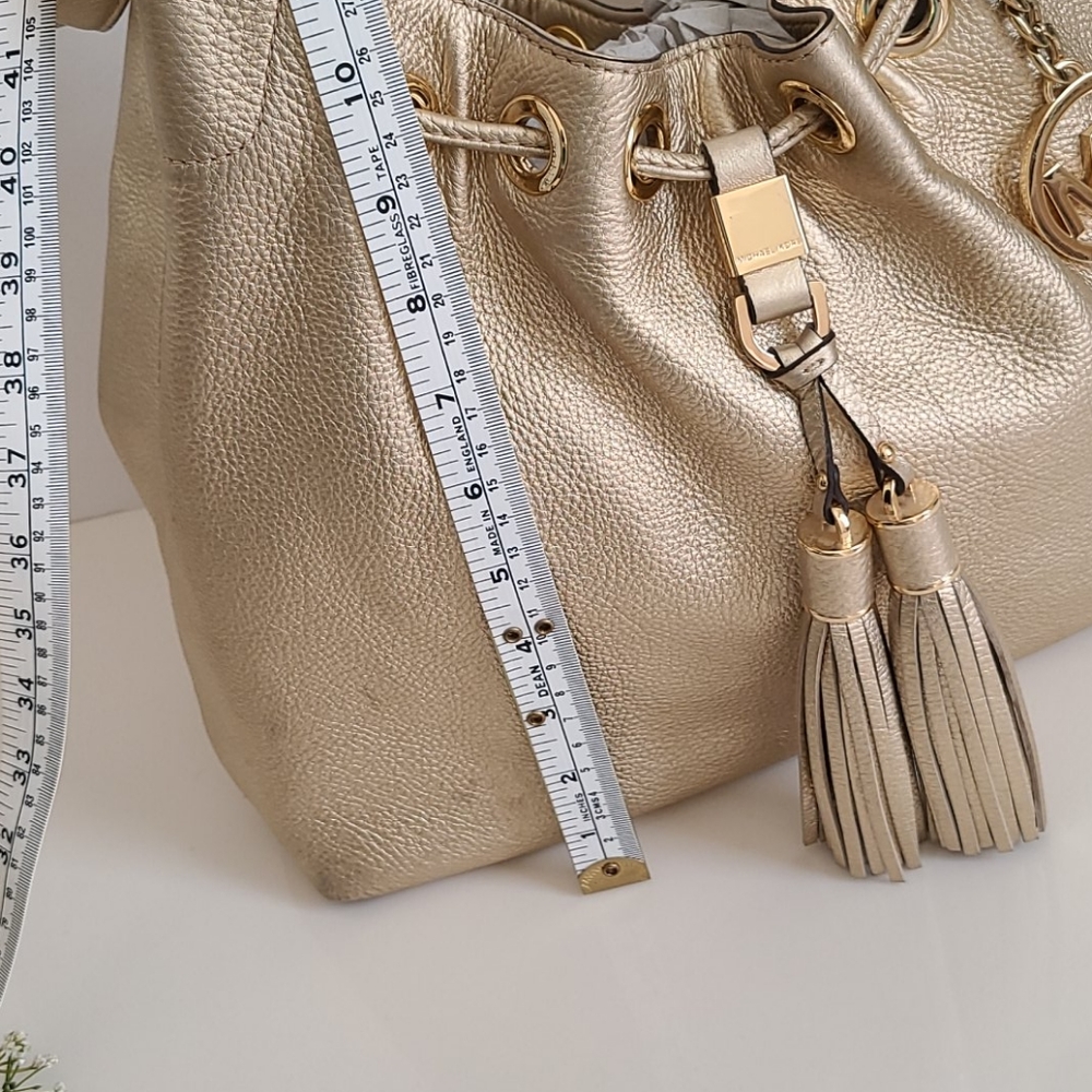 Michael Kors Tote Bag - Picture 13 of 17